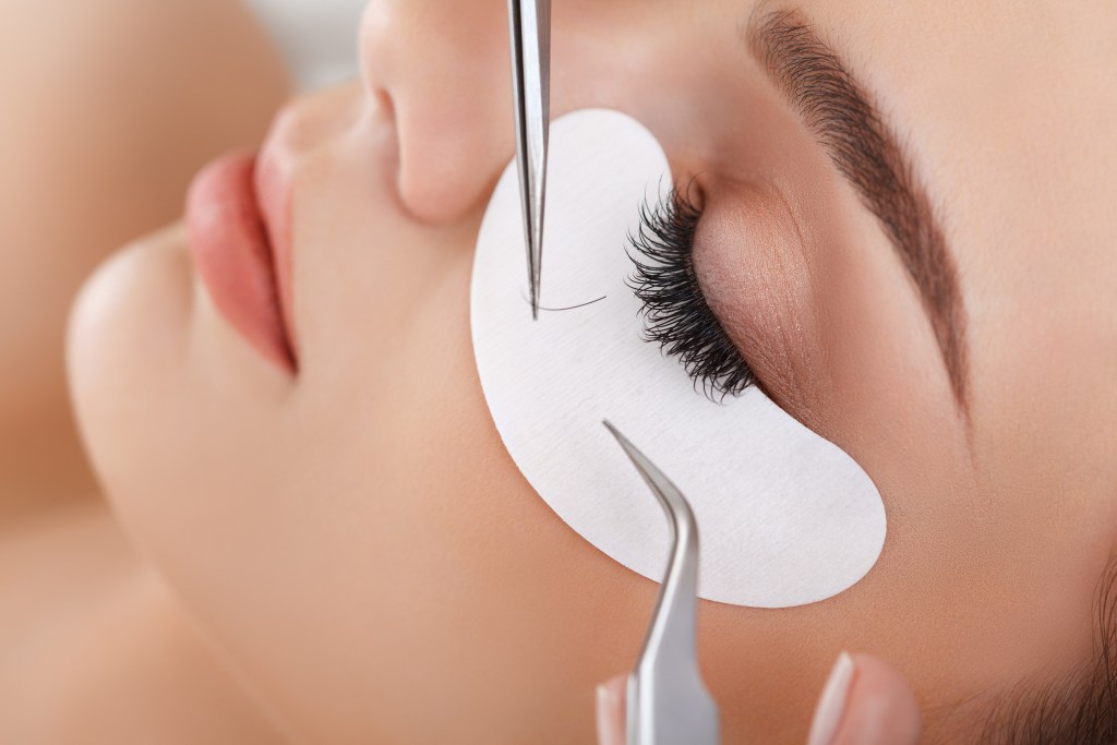 Wimpern UV-Technik